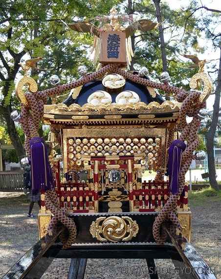 胡録神社祭礼で公開展示される神輿