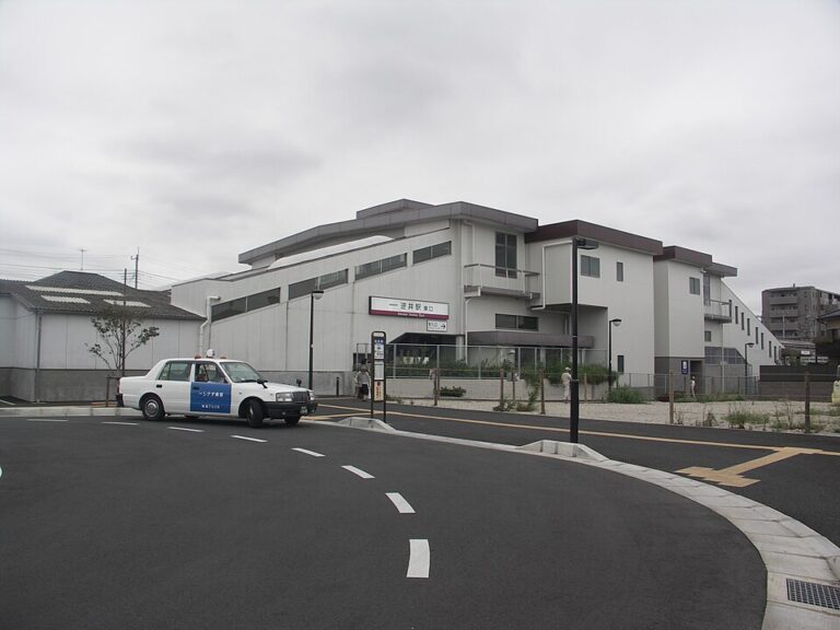会場の最寄りとなる逆井駅の東口