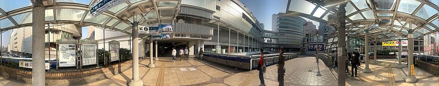 柏駅西口のペデストリアンデッキを見渡したパノラマ写真