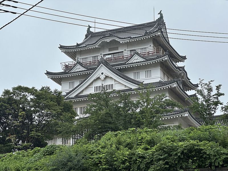 猪鼻城跡に建つ千葉市立郷土博物館の模擬天守
