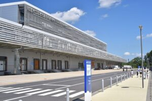 成田市公設地方卸売市場の外観