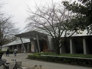 飛鳥山公園内にある北区飛鳥山博物館の入口