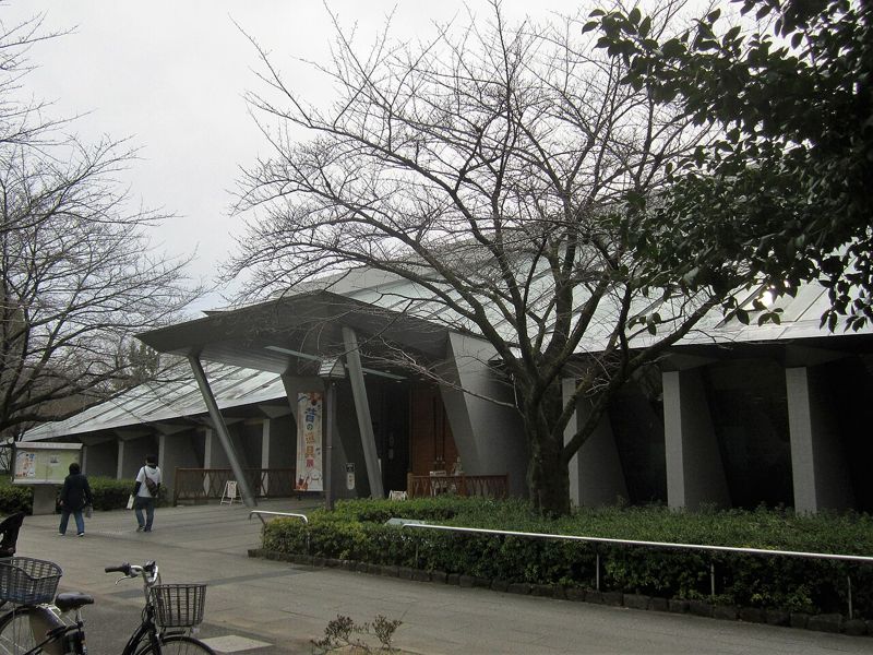 飛鳥山公園内にある北区飛鳥山博物館の入口