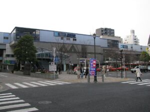 東京メトロ東西線・西葛西駅の駅舎と駅前広場