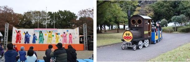 左は「かわさとフェスティバル2023」の横断幕の前で踊る出演者と観客、右は公園の園路を走るアンパンマンの顔が付いたミニSL